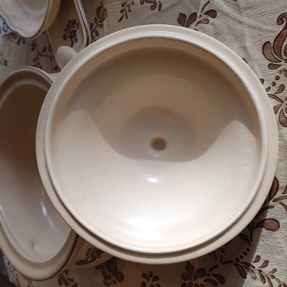 Pfaltzgraff Village 2.5 qt Covered Casserole Dish - Picture 5 of 5